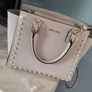 Steve Madden Shoulder Handbag